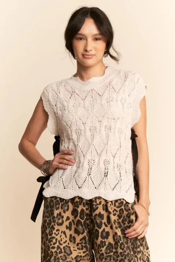 Davi & Dani Ribbon Bow Ties Scalloped Trim Knit Semi Crop Top