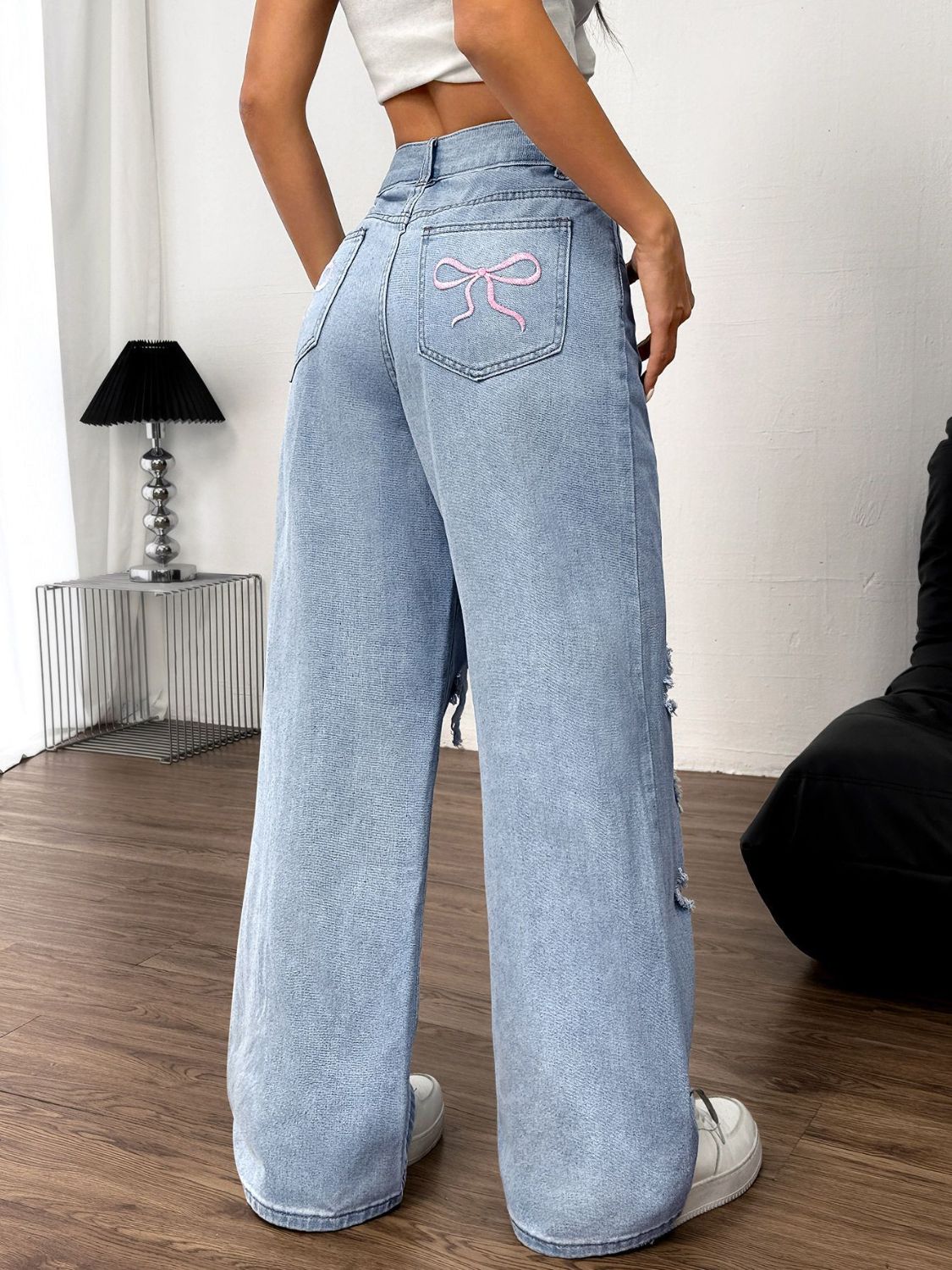 Distressed Wide Leg Jeans with Pockets - felvior