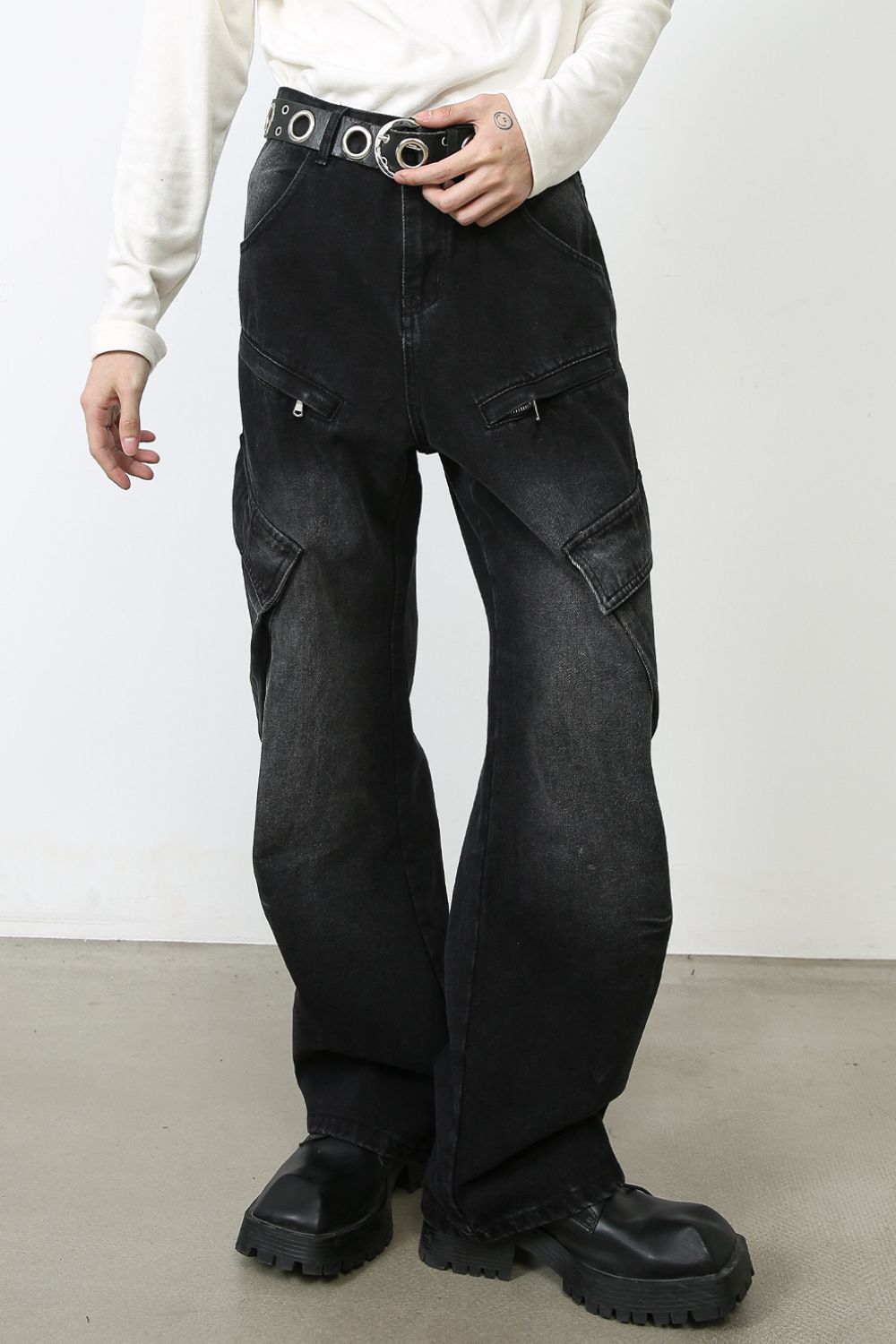 Men's Baggy Jeans with Cargo Pockets
