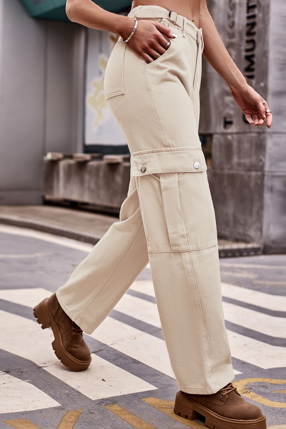 Buttoned Loose Fit Jeans with Pockets - felvior